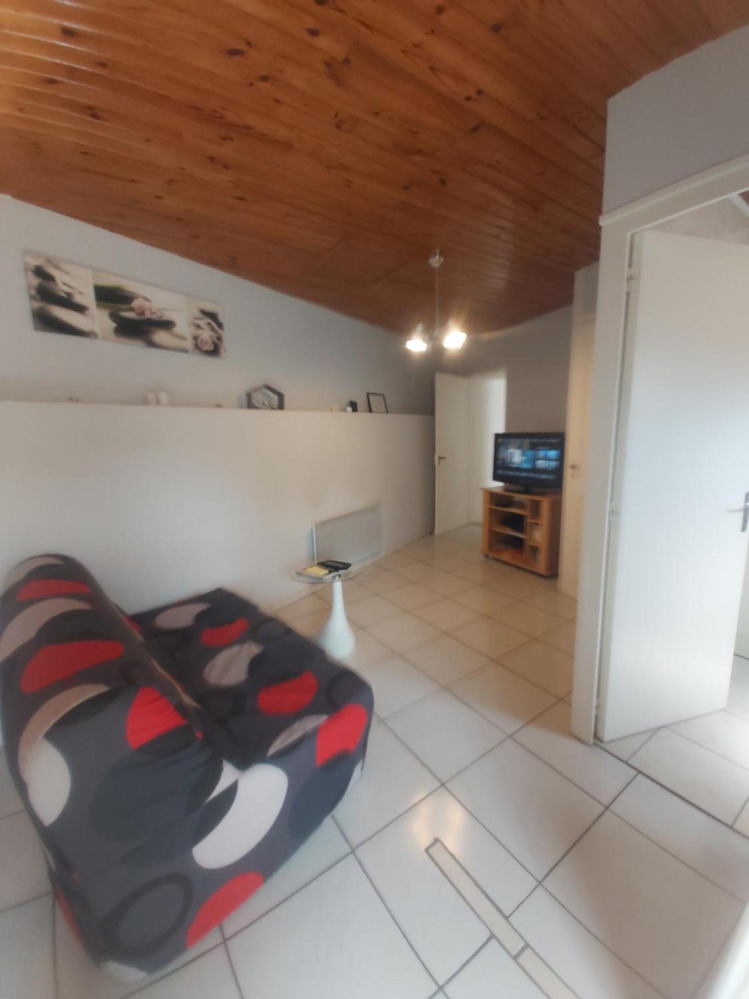 Appartements Danciu Jonzac Extérieur photo